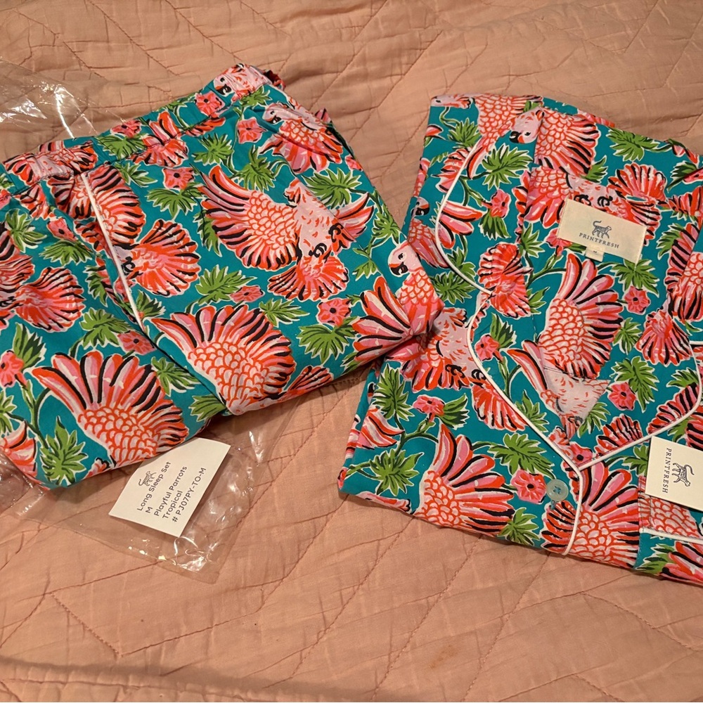 Printfresh long sleep set pajamas playful parrot